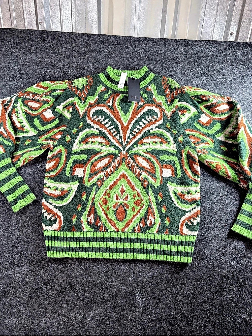 Fate Women’s NWT Thick Warm Sweater Green & Brown Size Medium